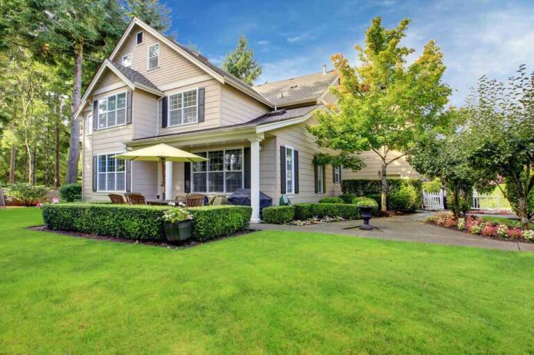 best local roofers in Mineola NY